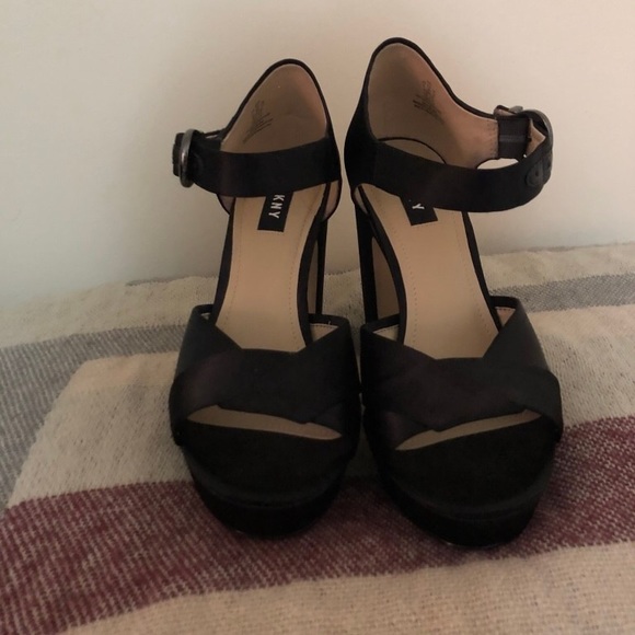 Brand new DKNY platform only used them to try them